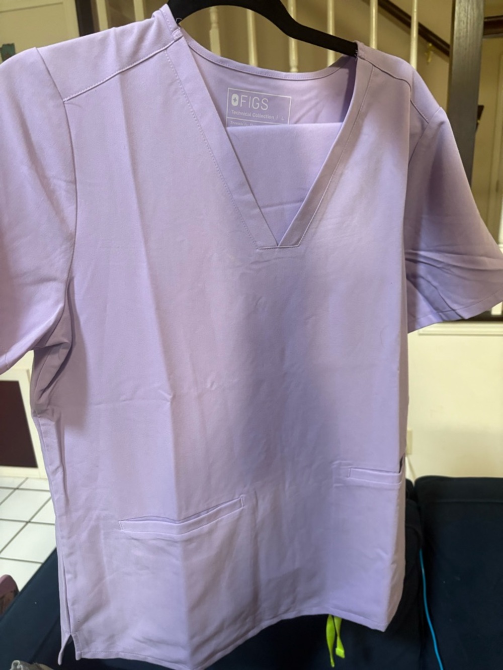 FIGS Lavender V-Neck Medical set Top and jogger bottoms